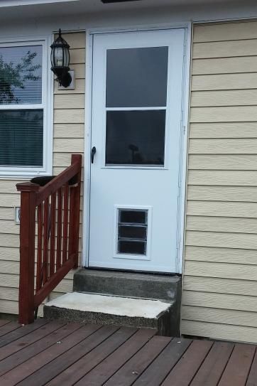 Emco K900 Series Vinyl Pet Storm Door