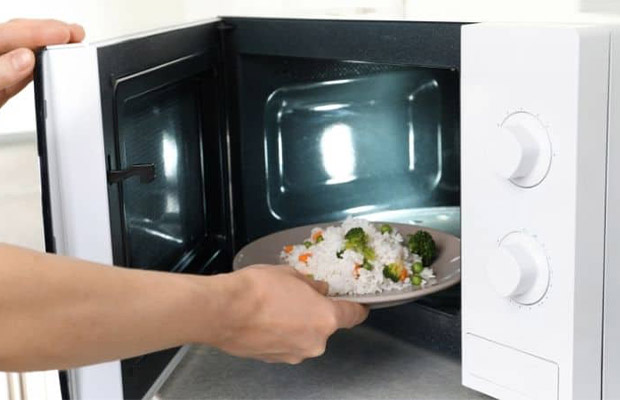 Reheat Rice in Microwave